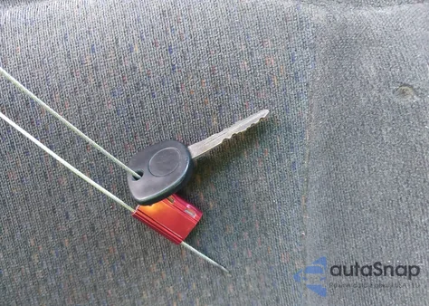 2001 Chevrolet Silverado C1500 from USA, damaged, VIN 2GCEC19V711244672